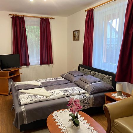 Vadrozsa Vendeghaz-Apartman Demjén Buitenkant foto