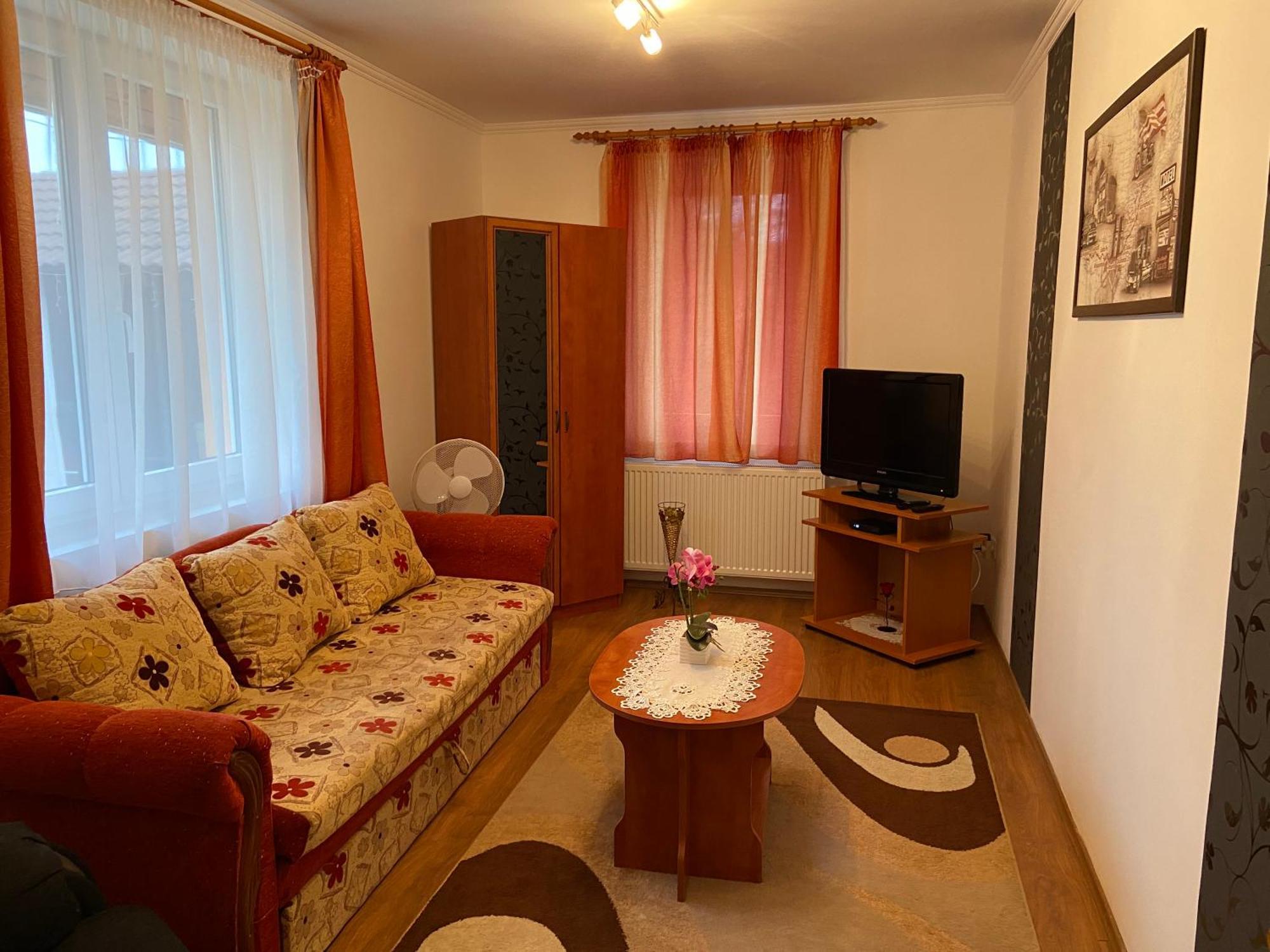 Vadrozsa Vendeghaz-Apartman Demjén Buitenkant foto